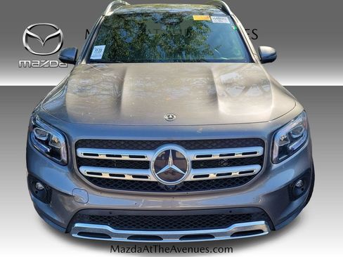 Used 2023 Mercedes-Benz GLB 250 4MATIC w/ Premium Package image 4