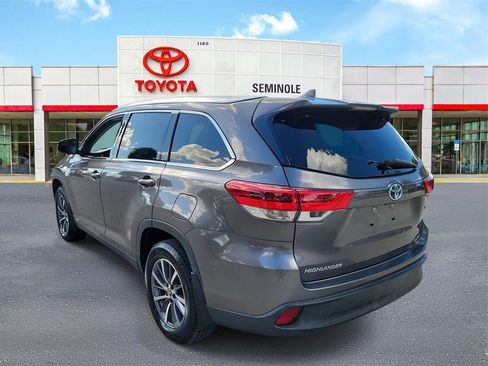 Used 2019 Toyota Highlander XLE image 4