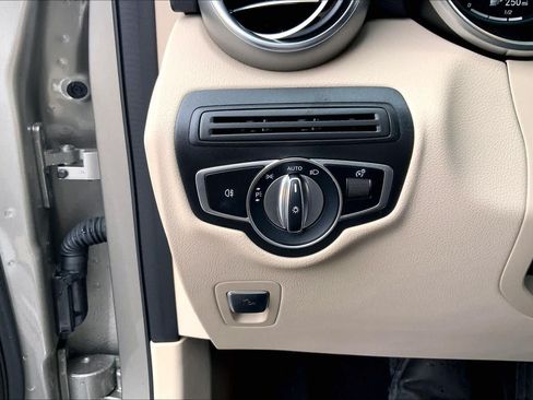 Certified 2021 Mercedes-Benz GLC 300 image 33