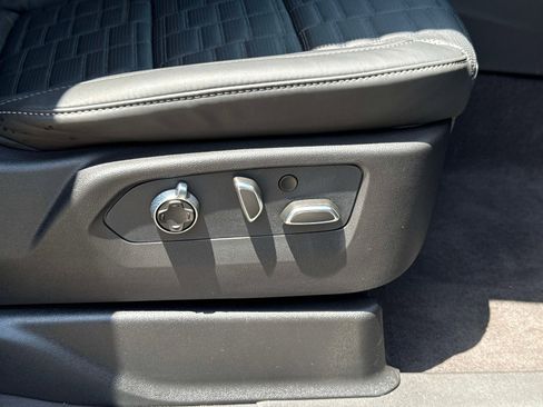 Used 2026 Cadillac Escalade V w/ LPO, ONYX Package image 26