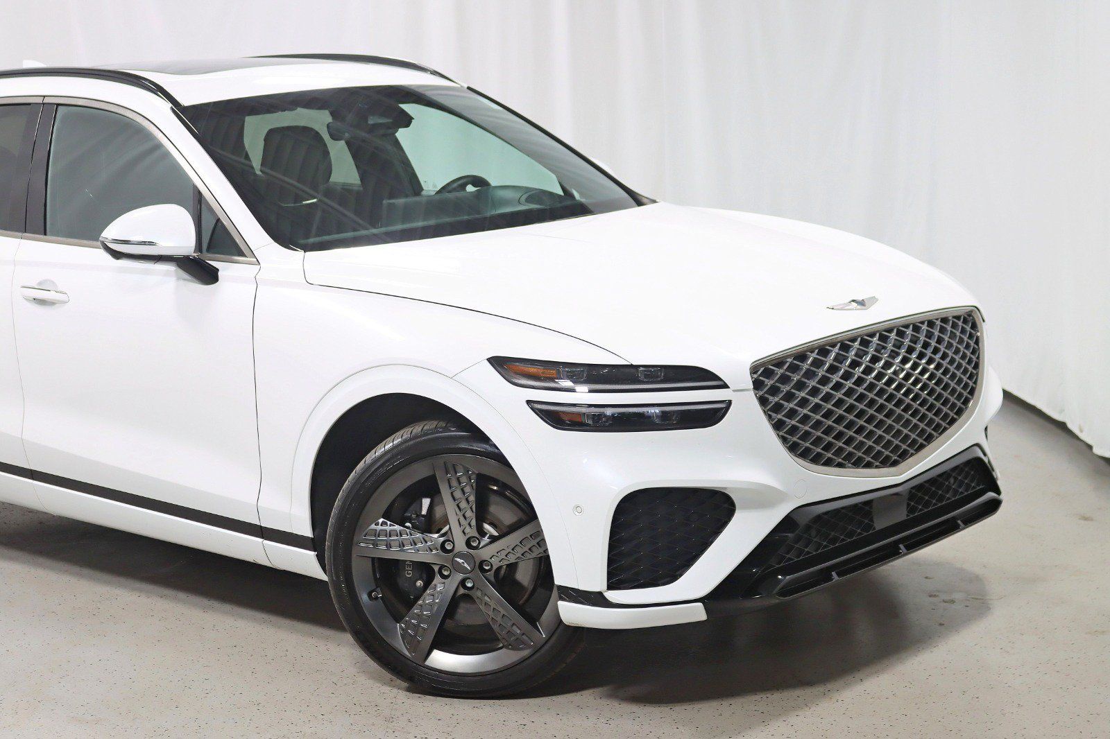 Used 2023 Genesis GV70 3.5T Sport w/ Sport Prestige Package AWD/4WD image 2