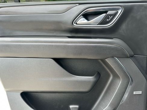 Used 2022 GMC Yukon XL AT4 AWD/4WD image 16