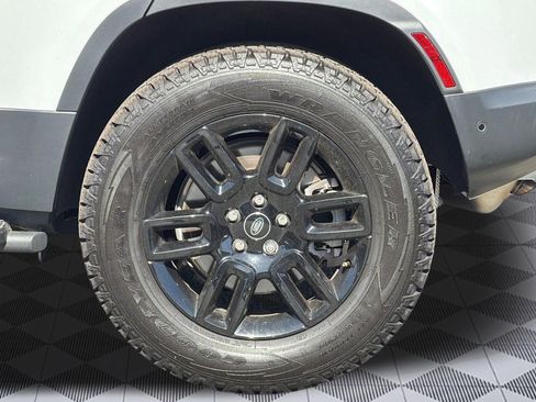 Used 2025 Land Rover Defender 110 S AWD/4WD image 11