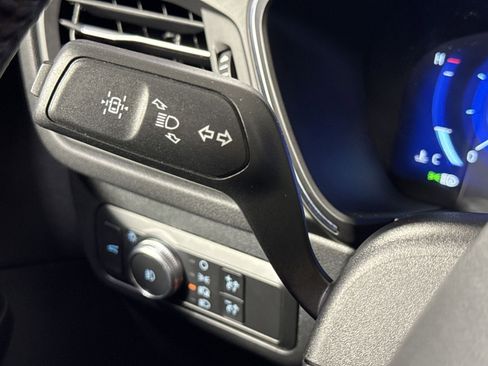 Used 2020 Ford Escape Titanium image 22