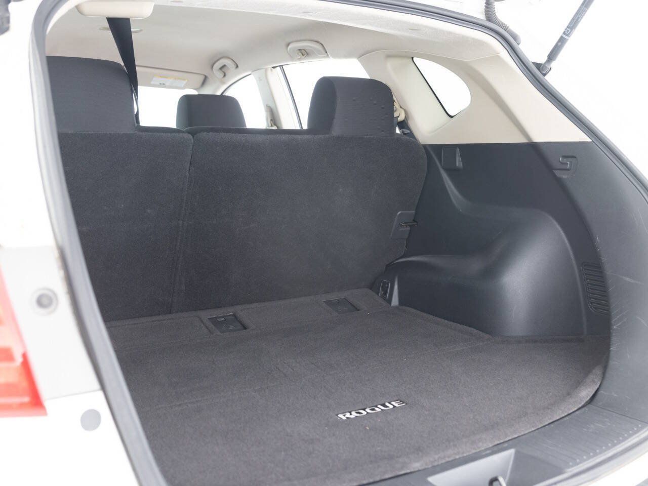Used 2013 Nissan Rogue S w/ Special Edition Pkg AWD/4WD image 39