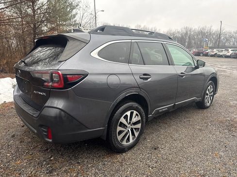 Used 2020 Subaru Outback Premium image 10