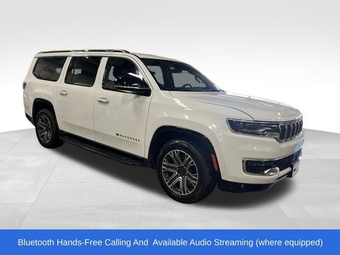 Used 2024 Jeep Wagoneer L Series II w/ Flexible Seating Group AWD/4WD image 9