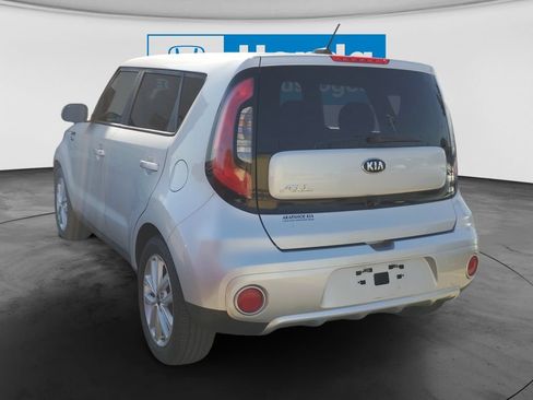 Used 2017 Kia Soul + FWD image 7