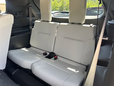 Used 2025 Mitsubishi Outlander AWD image 18