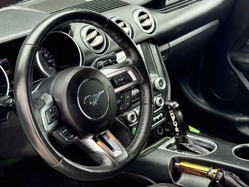 Used 2019 Ford Mustang Coupe RWD image 16