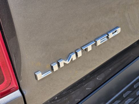 Used 2023 RAM 1500 Limited w/ Body Color Bumper Group AWD/4WD image 28