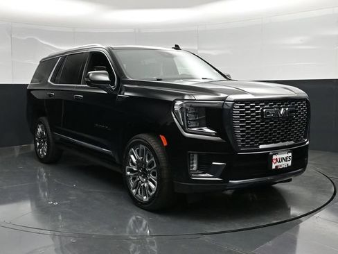 Used 2023 GMC Yukon Denali Ultimate AWD/4WD image 6