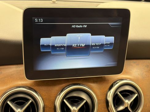 Used 2019 Mercedes-Benz GLA 250 image 23