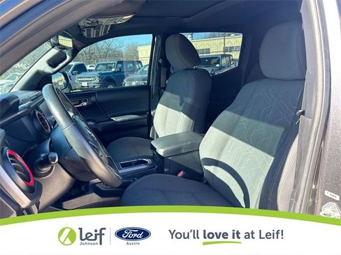 Used 2017 Toyota Tacoma TRD Off-Road image 17