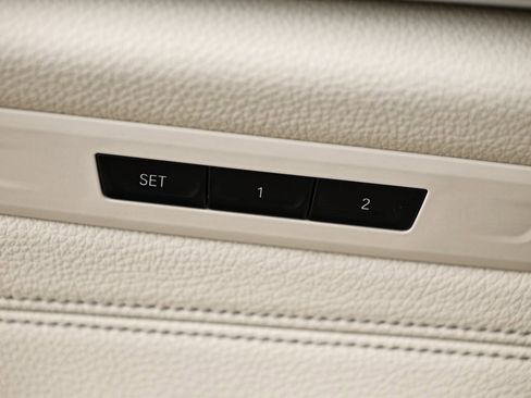 Used 2023 BMW 530i xDrive w/ Convenience Package image 16