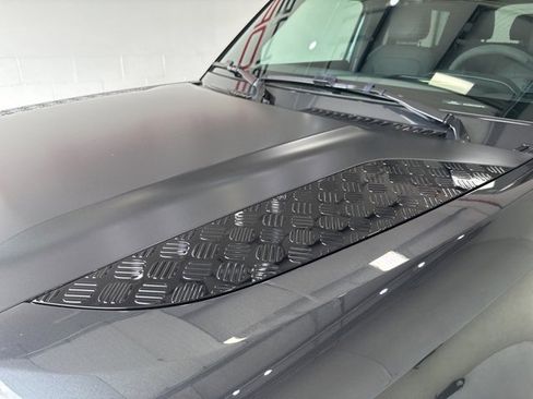 Used 2024 Land Rover Defender 90 V8 image 13