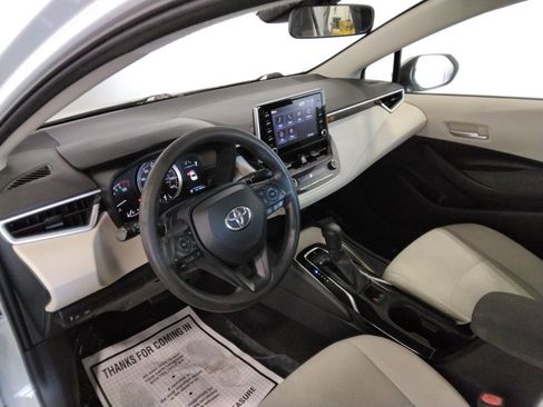 Used 2020 Toyota Corolla LE image 25