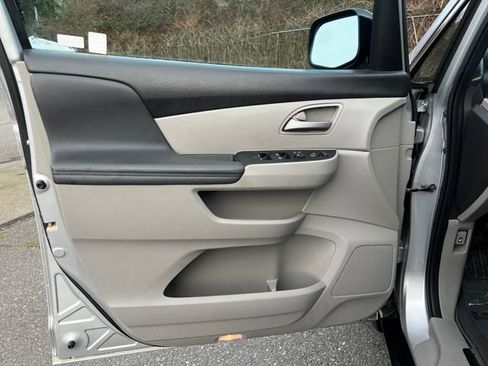 Used 2013 Honda Odyssey EX-L image 17
