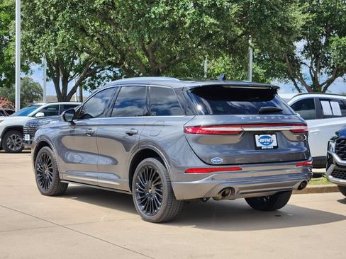 Used 2022 Lincoln Corsair Reserve w/ Equipment Group 201A FWD image 4