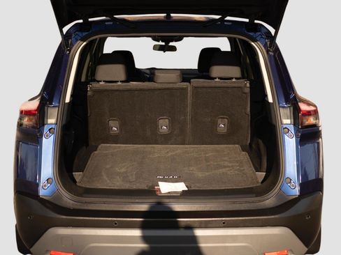 Used 2023 Nissan Rogue S AWD/4WD image 16