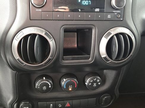 Used 2018 Jeep Wrangler Sport AWD/4WD image 30