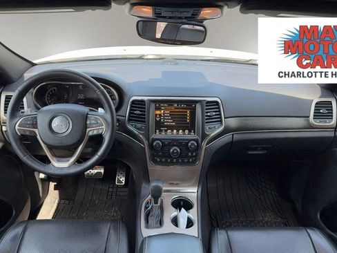 Used 2017 Jeep Grand Cherokee Limited w/ Luxury Group II image 9