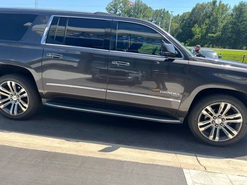 Used 2017 GMC Yukon XL Denali w/ Open Road Package RWD image 3