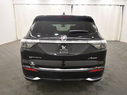 Used 2023 Buick Enclave Avenir image 6
