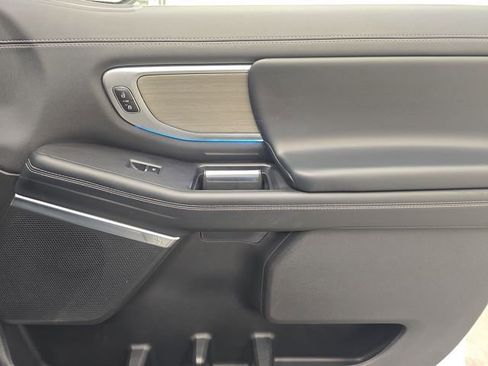 Certified 2025 Ford Expedition Max Platinum image 11