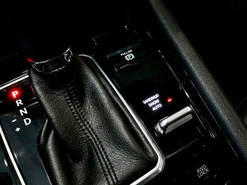 Used 2022 Jeep Compass Latitude w/ Sun and Sound Group image 38