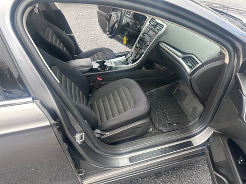 Used 2014 Ford Fusion SE image 28