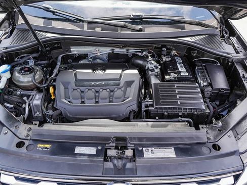 Used 2018 Volkswagen Tiguan SEL FWD image 31