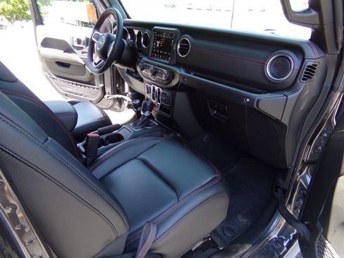 Used 2023 Jeep Gladiator Rubicon AWD/4WD image 27