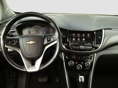 Used 2020 Chevrolet Trax Premier AWD/4WD image 3