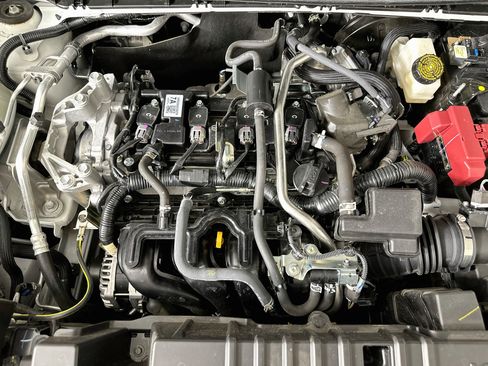 Used 2025 Nissan Kicks SV FWD image 30
