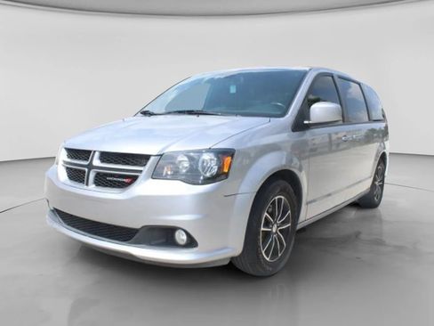 Used 2019 Dodge Grand Caravan GT FWD image 3