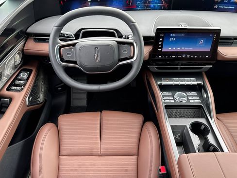 New 2026 Lincoln Nautilus Reserve AWD/4WD image 11