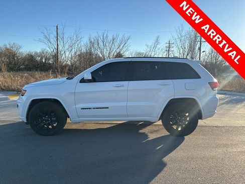 Used 2018 Jeep Grand Cherokee Altitude image 6
