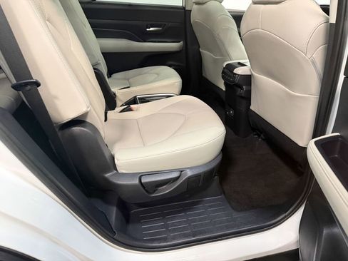 Used 2024 Toyota Grand Highlander Limited image 63