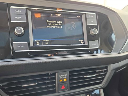 Used 2022 Volkswagen Jetta SE w/ Panoramic Sunroof Package image 28