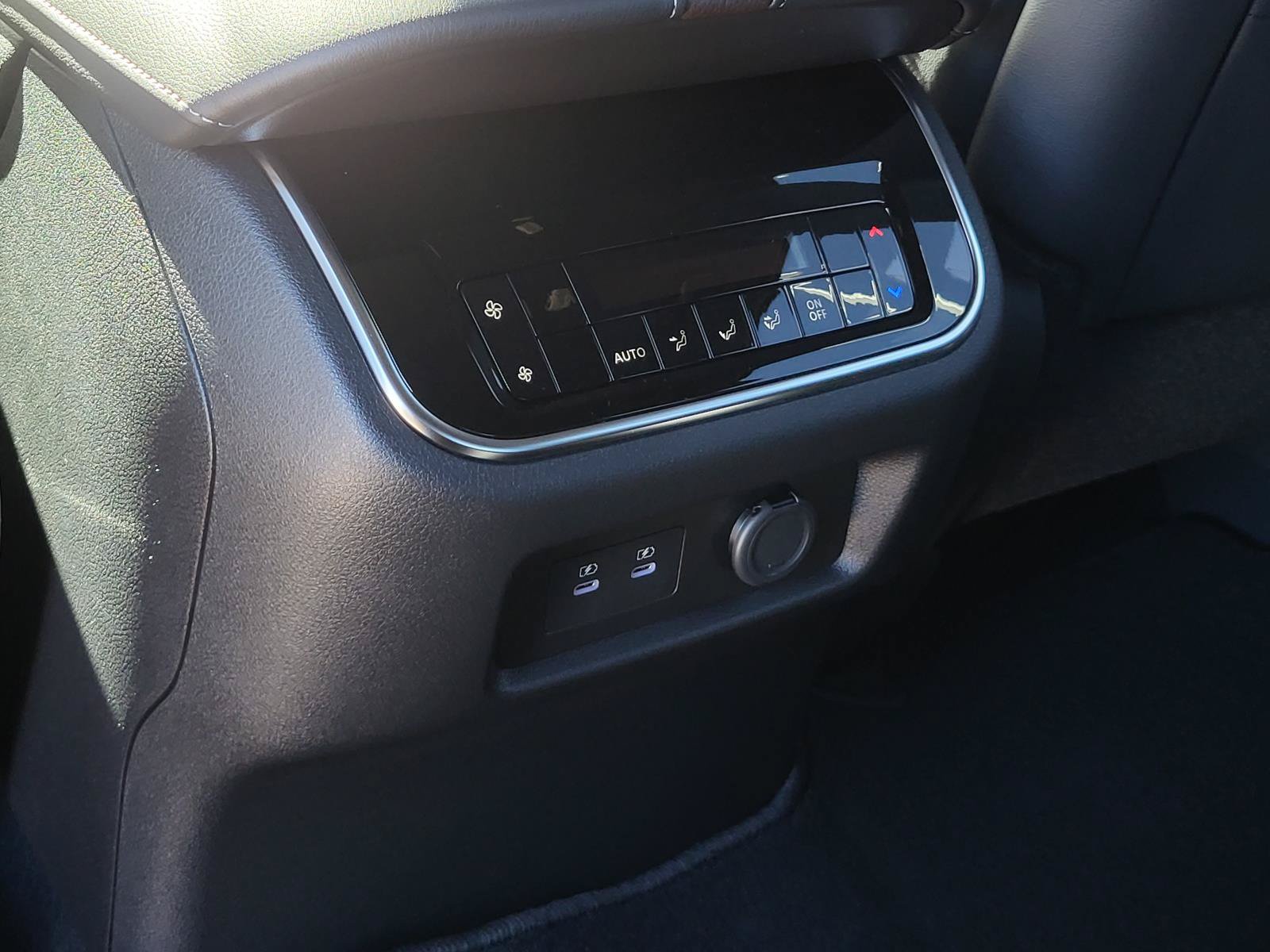 New 2026 Nissan Armada SL w/ Captain's Chari Seat Package RWD image 18