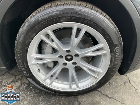 Used 2024 Tesla Model Y 2WD image 75
