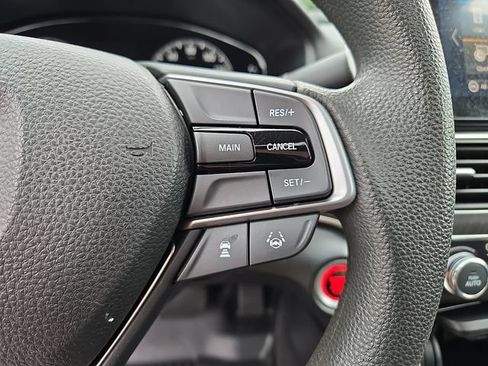 Used 2018 Honda Accord EX image 22