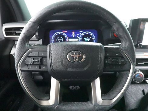 Used 2025 Toyota Tacoma TRD Sport image 11