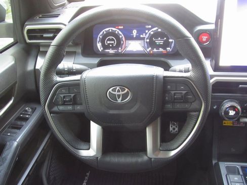 Used 2024 Toyota Tacoma TRD Sport image 23