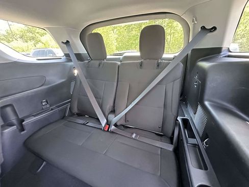 Used 2023 Ford Explorer XLT AWD/4WD image 25