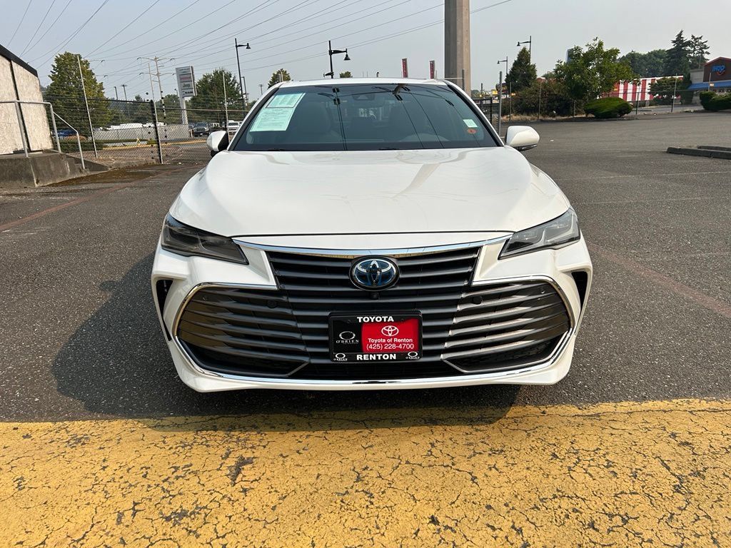 Used 2021 Toyota Avalon Limited w/ Advanced Safety Package FWD image 2