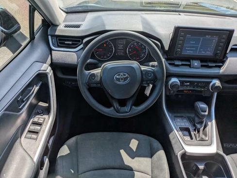 Used 2019 Toyota RAV4 LE FWD image 16