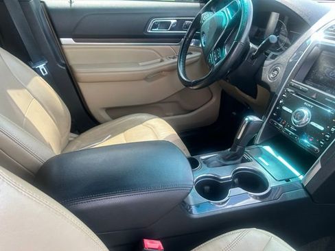 Used 2016 Ford Explorer Limited image 10