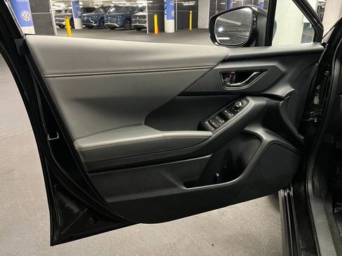 Used 2024 Subaru Crosstrek 2.5i Limited w/ Crosstrek Mirror Package AWD/4WD image 17